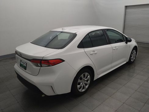 Used 2025 Toyota Corolla LE FWD image 9