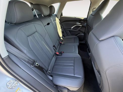 New 2025 Audi Q5 Premium Plus image 18