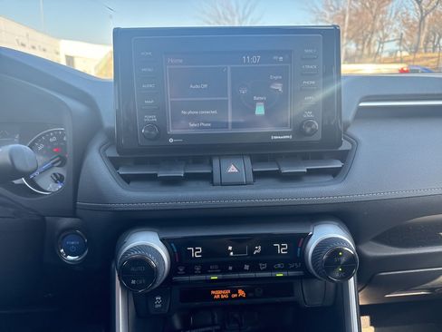 Used 2020 Toyota RAV4 XLE w/ Convenience Package image 10