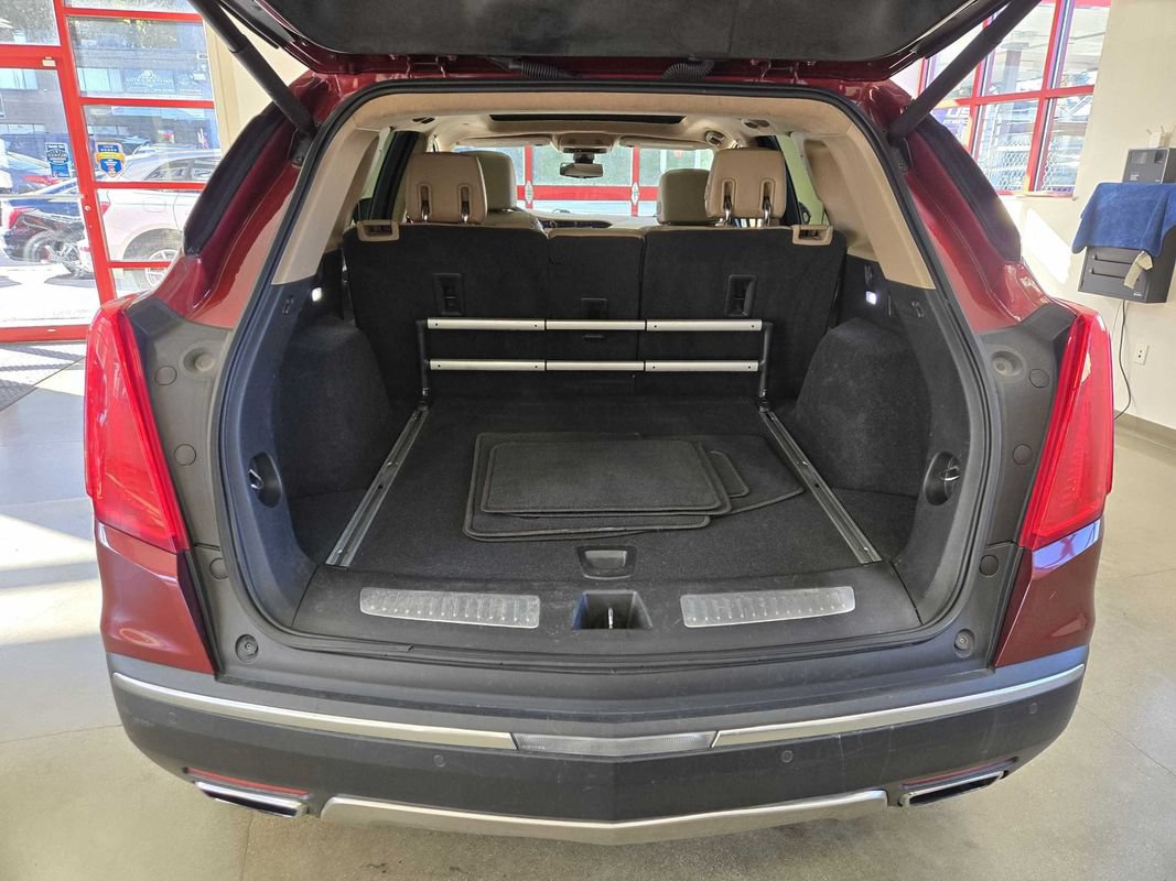 Used 2017 Cadillac XT5 Platinum w/ Driver Assist Package AWD/4WD image 33
