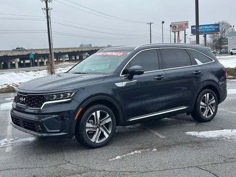 Used 2023 Kia Sorento SX Prestige w/ Panoramic Sunroof Package image 3