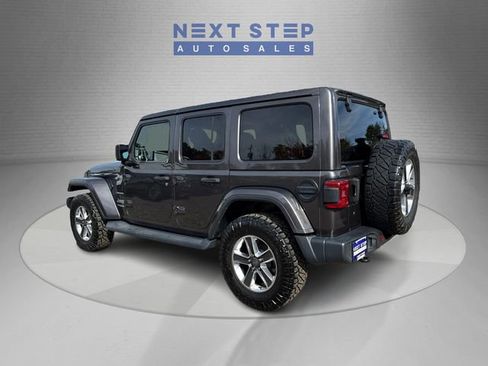 Used 2018 Jeep Wrangler Unlimited Sahara image 5