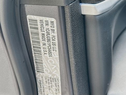 Used 2023 Jeep Grand Cherokee Limited RWD image 37