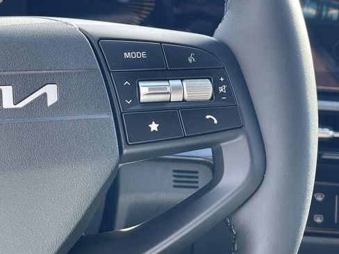 New 2026 Kia Sportage LX FWD image 31