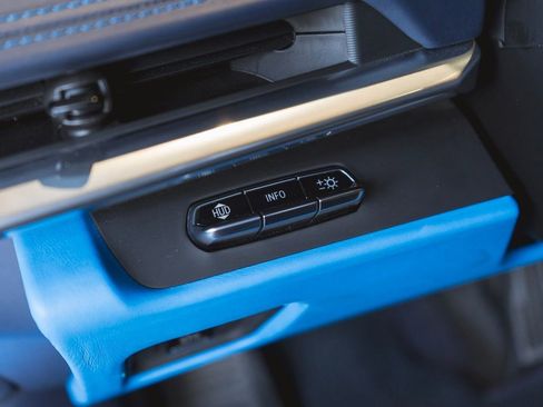 Used 2021 Chevrolet Corvette Stingray Premium Cpe w/ Z51 Performance Package image 19