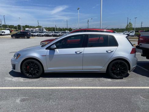 Used 2016 Volkswagen Golf 4-Door FWD image 4