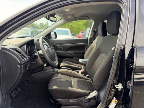 Used 2024 Mitsubishi Outlander Sport SE AWD/4WD image 17