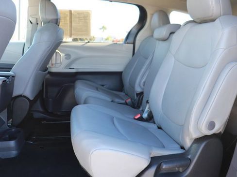 Used 2023 Toyota Sienna XLE image 12