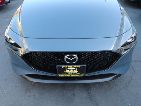 Used 2022 MAZDA MAZDA3 s FWD image 9