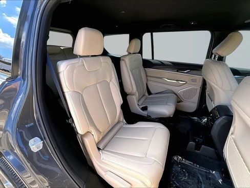 New 2026 Jeep Grand Cherokee L Limited AWD/4WD image 10