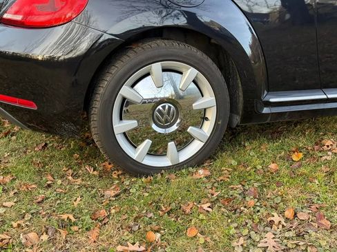 Used 2013 Volkswagen Beetle 2.5 image 22