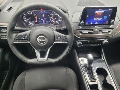 Used 2024 Nissan Altima 2.5 SV image 22