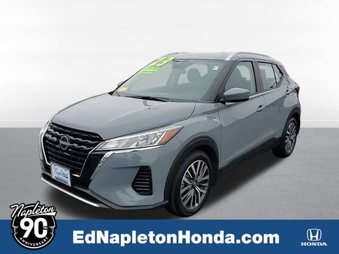Used 2023 Nissan Kicks SV image 1