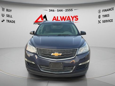 Used 2014 Chevrolet Traverse LS FWD image 2