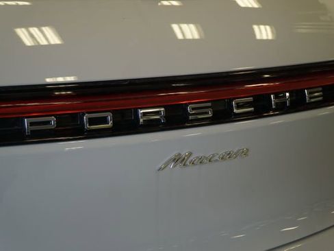 New 2026 Porsche Macan image 8