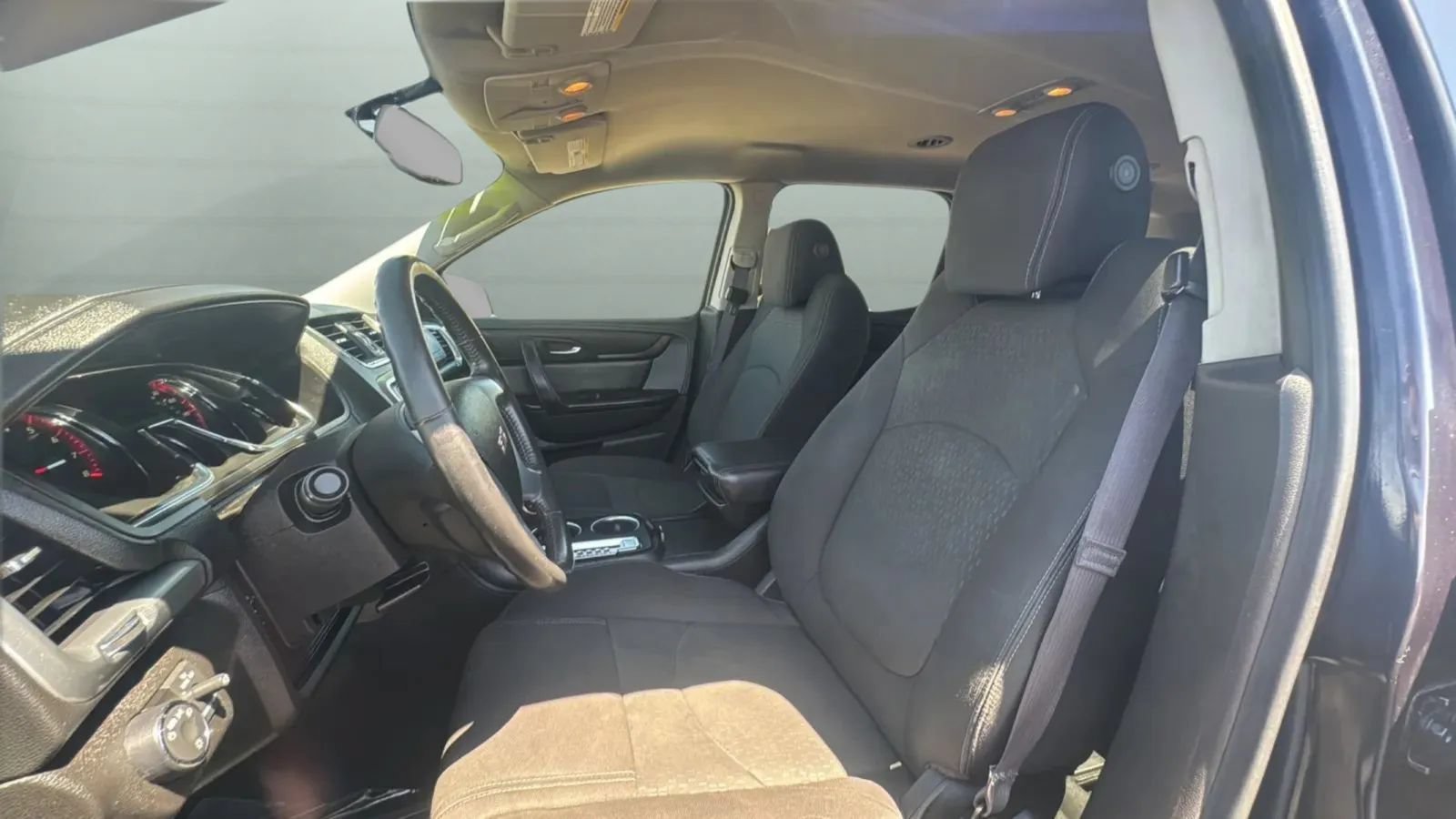 Used 2015 GMC Acadia SLE FWD image 23