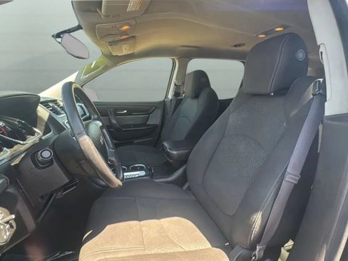 Used 2015 GMC Acadia SLE FWD image 23
