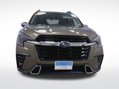 Used 2023 Subaru Ascent Touring image 3