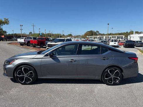 Used 2024 Nissan Altima 2.5 SR FWD image 4