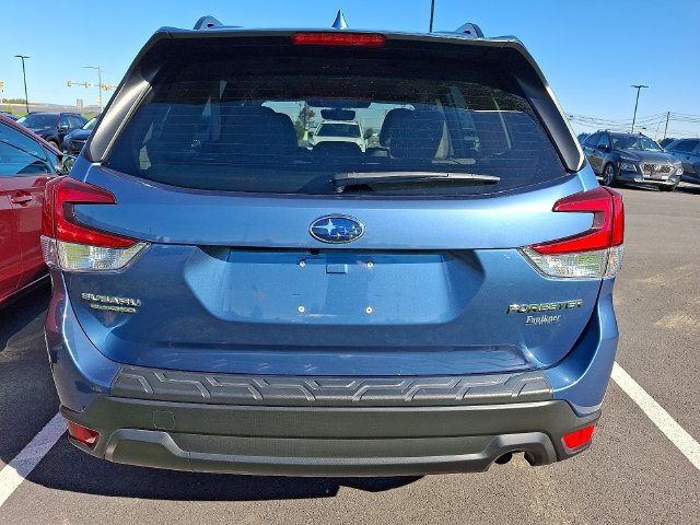 Used 2022 Subaru Forester Premium AWD/4WD image 5