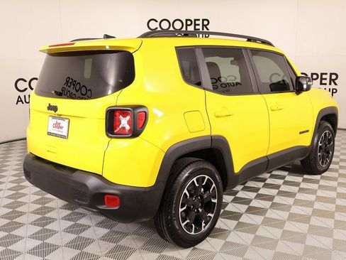 Used 2023 Jeep Renegade Latitude image 21