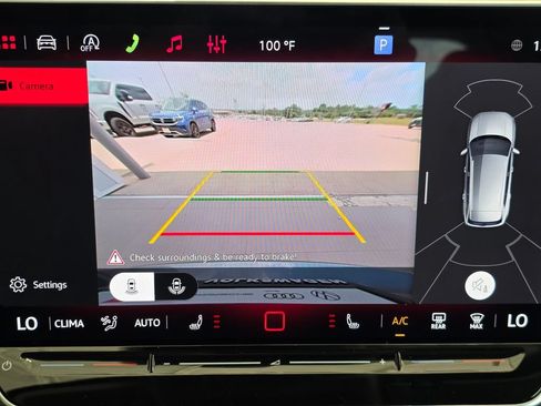 New 2026 Volkswagen Tiguan SE FWD image 16