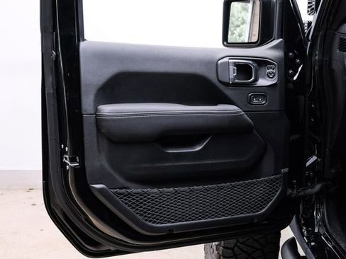 Used 2025 Jeep Wrangler Unlimited Rubicon 392 AWD/4WD image 89