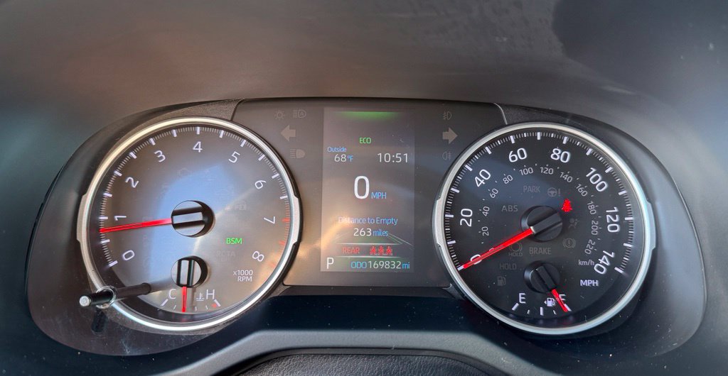 Used 2021 Toyota RAV4 XLE Premium AWD/4WD image 43