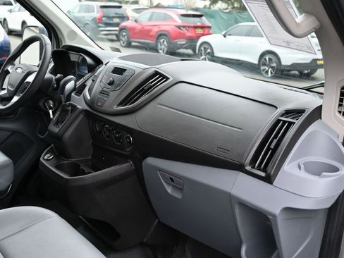 Used 2019 Ford Transit 350 XL image 32