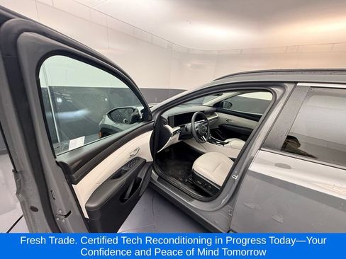 Used 2025 Hyundai Tucson SEL FWD image 3