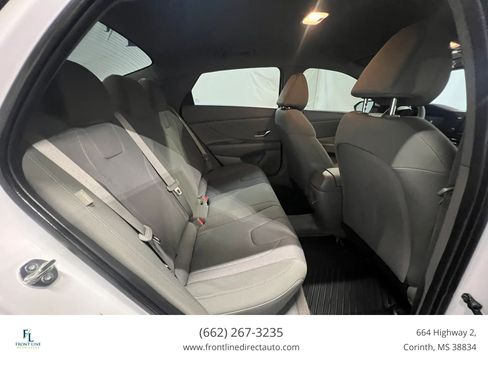 Used 2024 Hyundai Elantra SE FWD image 12