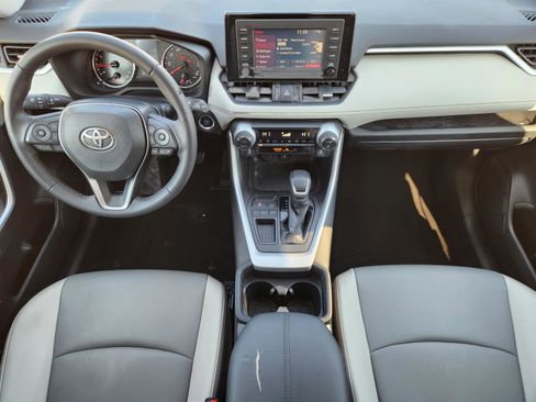 Used 2020 Toyota RAV4 XLE Premium image 26
