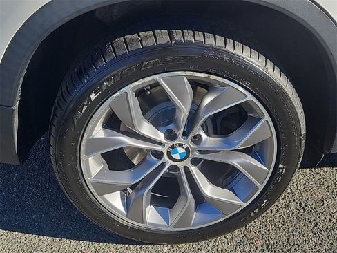 Used 2017 BMW X3 xDrive28i image 9
