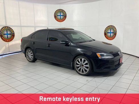 Used 2012 Volkswagen Jetta SE FWD image 4