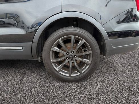 Used 2018 Ford Explorer XLT w/ Equipment Group 202A image 14
