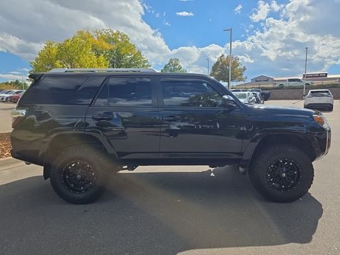 Used 2016 Toyota 4Runner SR5 image 7