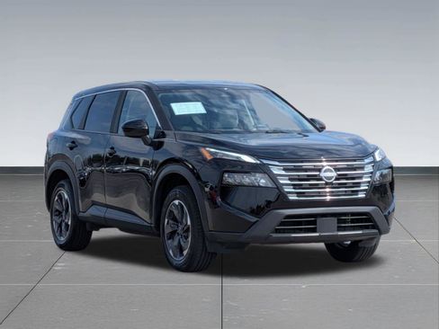 Used 2025 Nissan Rogue SV image 7