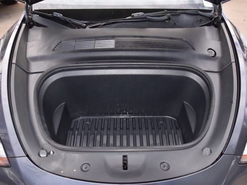 Used 2021 Tesla Model Y Long Range image 35