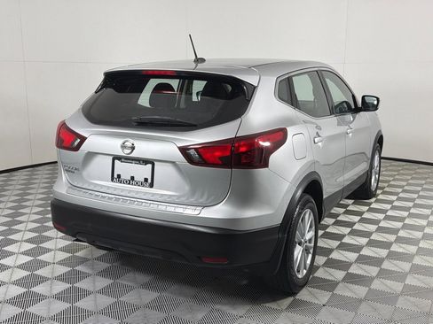 Used 2017 Nissan Rogue Sport S w/ S Appearance Package FWD image 4