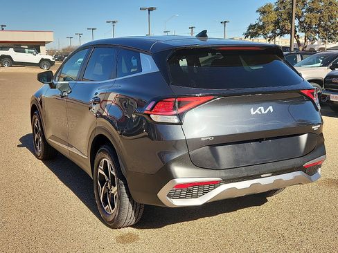 Used 2024 Kia Sportage LX image 3