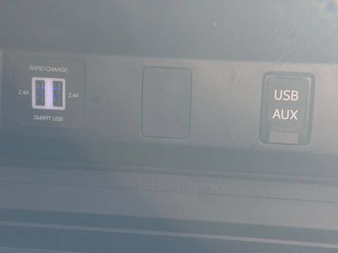 Used 2019 Toyota Tundra Limited w/ TRD Off Road Package AWD/4WD image 29