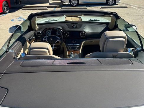 Used 2013 Mercedes-Benz SL 550 image 13