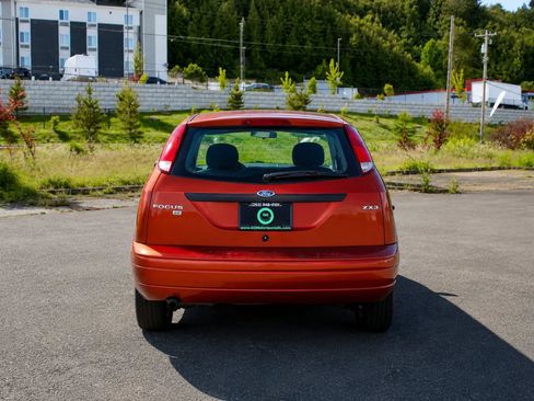 Used 2005 Ford Focus SE FWD image 6