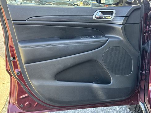 Used 2020 Jeep Grand Cherokee Laredo image 14