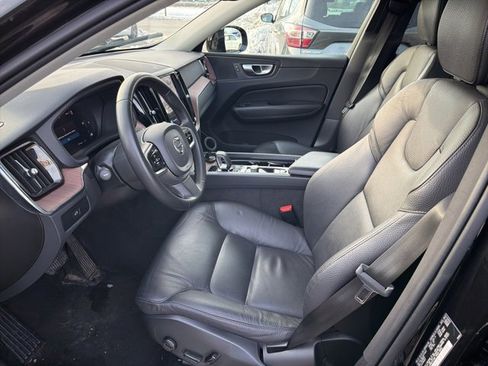 Used 2024 Volvo XC60 B5 Plus image 16