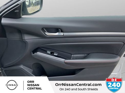 Used 2024 Nissan Altima 2.5 SR FWD image 10