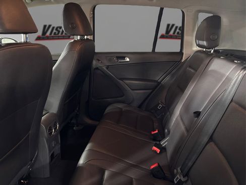 Used 2017 Volkswagen Tiguan S image 10