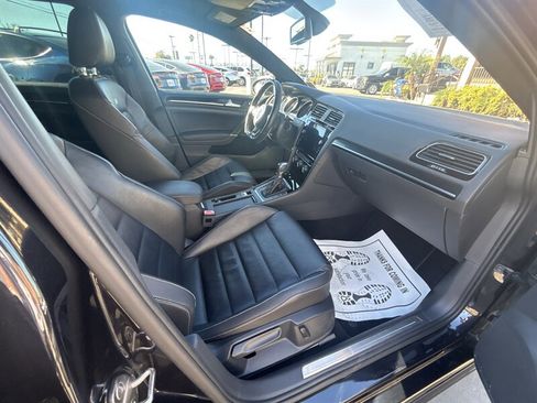 Used 2016 Volkswagen Golf 4-Door image 18