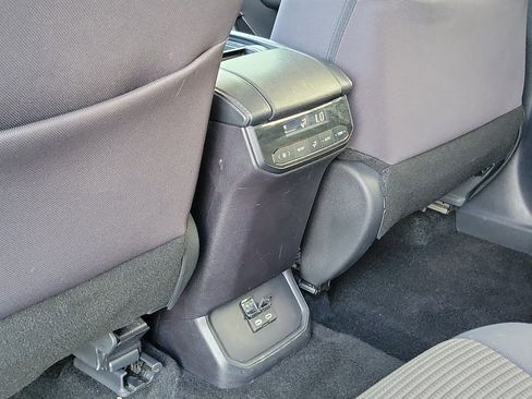 Certified 2024 Toyota Highlander LE AWD/4WD image 13