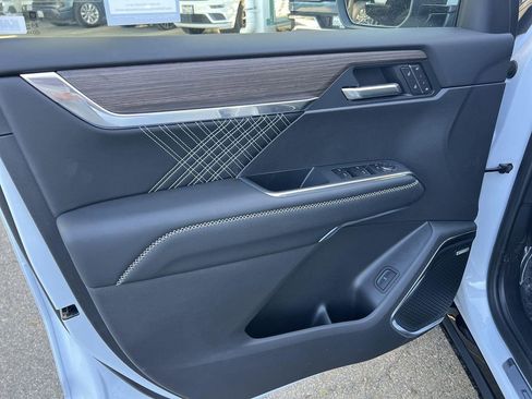 New 2026 GMC Acadia Denali w/ Super Cruise Package image 10